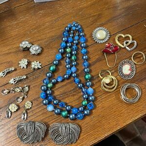 Vintage jewelry bundle 